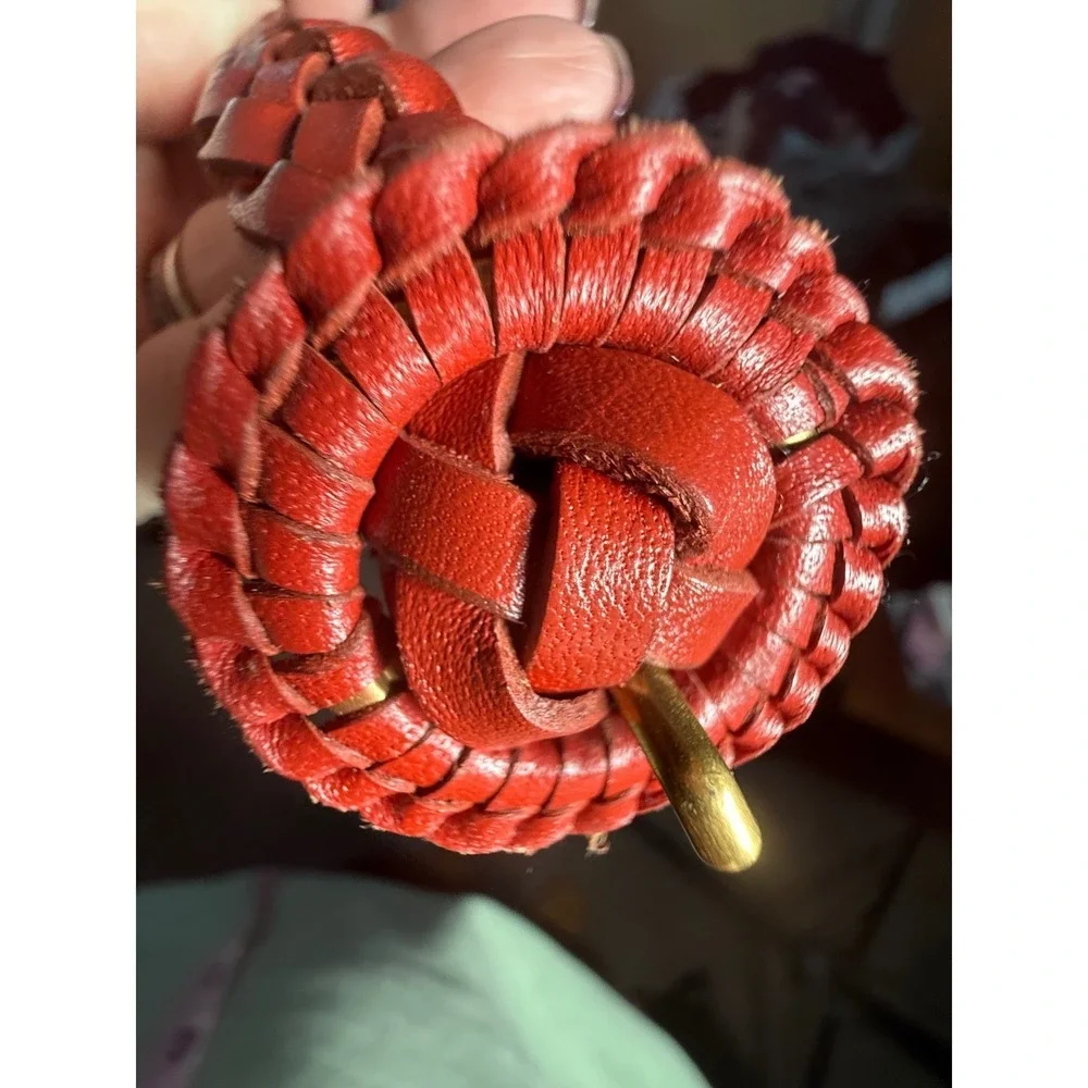 American Eagle Red 100% Genuine Cow Leather Braided Belt Womens Medium NWOT‎